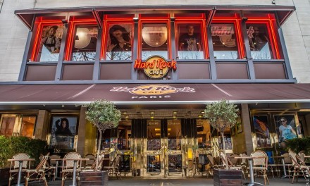 HARD  ROCK CAFÉ