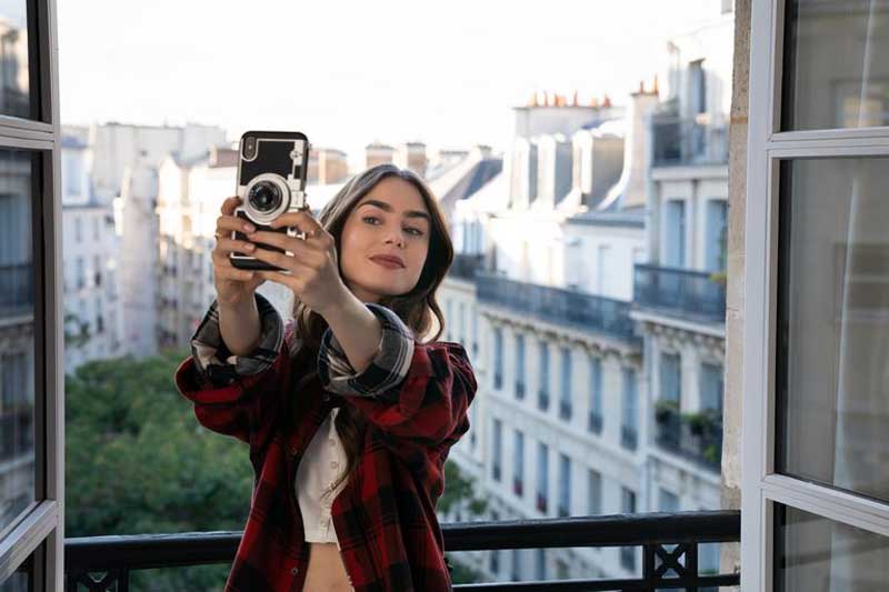 Roteiro “Emily em Paris” (série “Emily in Paris”-Netflix)