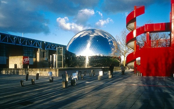 CITÉ    DES   SCIENCES ET de L´Industrie